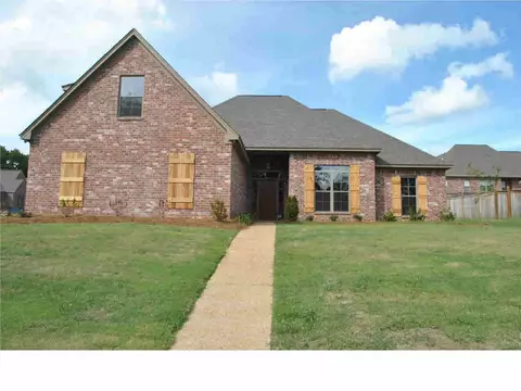 125 Marion Dr, Clinton, MS 39056 photo 1