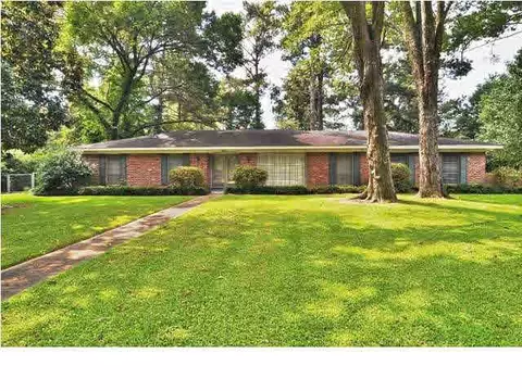 5703 Clubview Dr, Jackson, MS 39211 photo 1