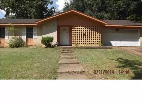 1032 Westway St, Jackson, MS 39212 photo 1