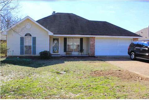 4245 Gunar Dr, Byram, MS 39272 photo 1