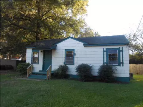 211 Bates Cir, Pearl, MS 39208 photo 1