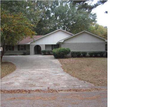 7075 Edgewater Dr, Ridgeland, MS 39157 photo 1