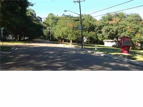 2349 Oakhurst Dr, Jackson, MS 39204 photo 3
