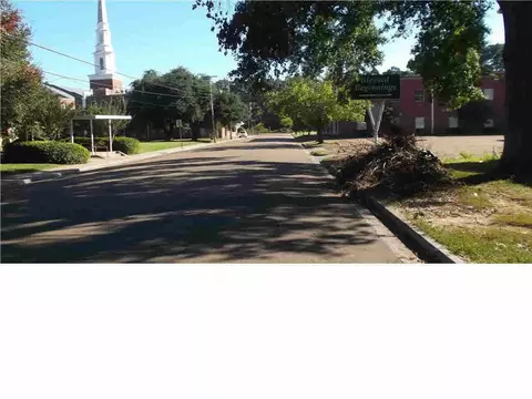 2349 Oakhurst Dr, Jackson, MS 39204 photo 2