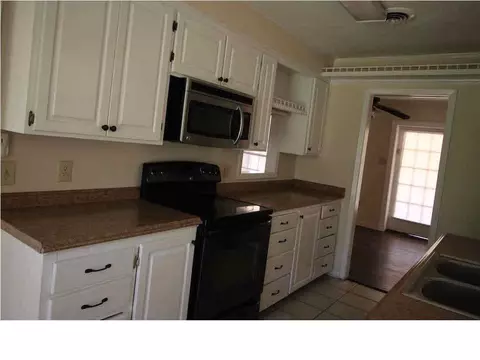800 Pinehurst Dr, Clinton, MS 39056 photo 3