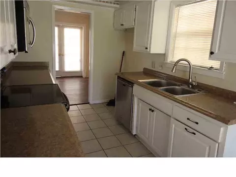 800 Pinehurst Dr, Clinton, MS 39056 photo 2