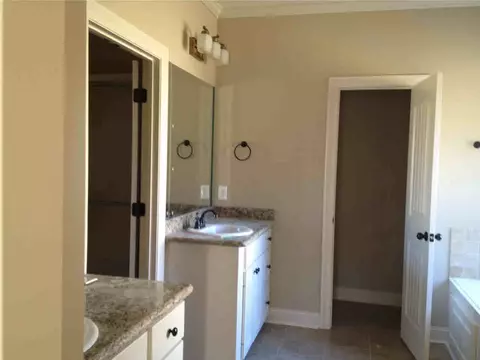 138 Marion Dr, Clinton, MS 39056 photo 6