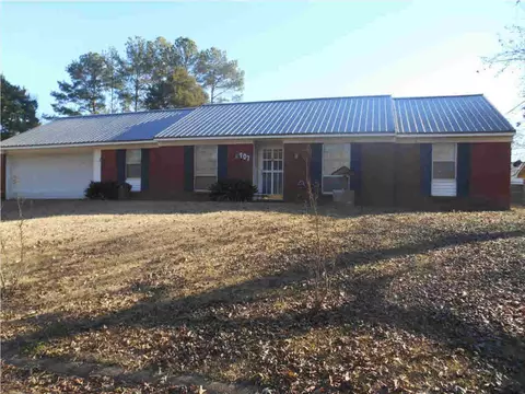 907 Normandy Dr, Clinton, MS 39056 photo 1