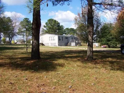 1024 Pinecrest Dr, Mccomb, MS 39648 photo 1