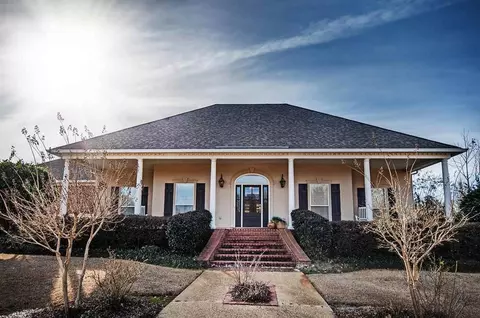 326 Providence Dr, Brandon, MS 39042 photo 1