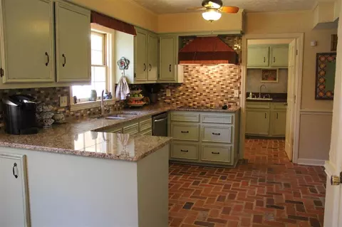1766 Plantation Blvd, Jackson, MS 39211 photo 3