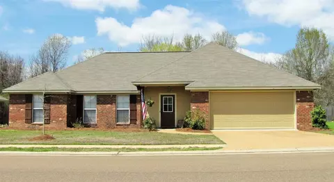 127 Harvey Cir, Canton, MS 39046 photo 1