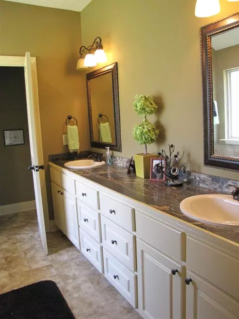 127 Harvey Cir, Canton, MS 39046 photo 11