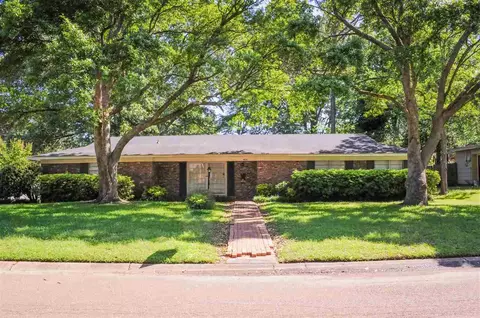 1473 Springdale Dr, Jackson, MS 39211 photo 2