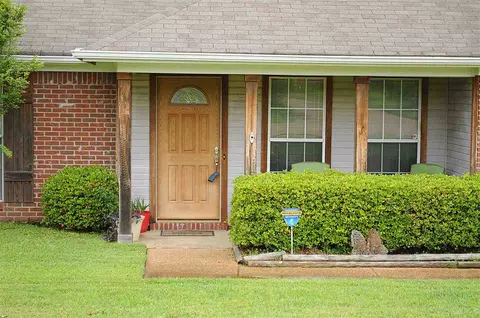 4038 Glenn Oak Dr, Byram, MS 39272 photo 3