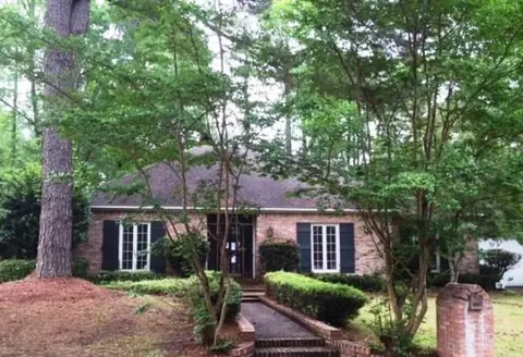 6114 Lyn Ln, Jackson, MS 39211 photo 1