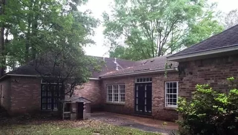 6114 Lyn Ln, Jackson, MS 39211 photo 2