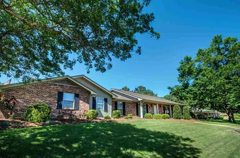 200 Rolling Meadows Dr, Jackson, MS 39211 photo 1