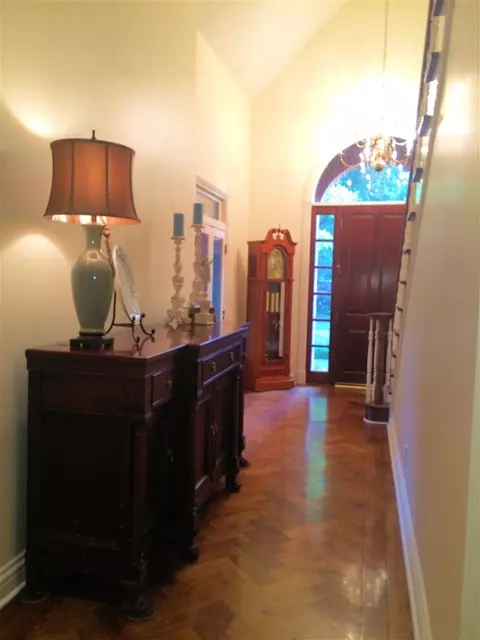 9 Lafayette Cir, Clinton, MS 39056 photo 3