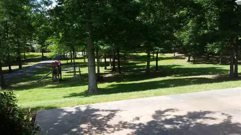 1307 E Deer Rdg, Brandon, MS 39042 photo 7