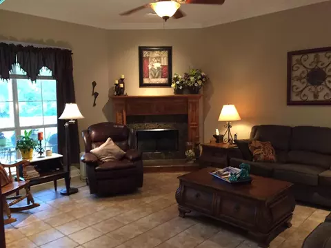106 Rowan Oak Pl, Terry, MS 39170 photo 2