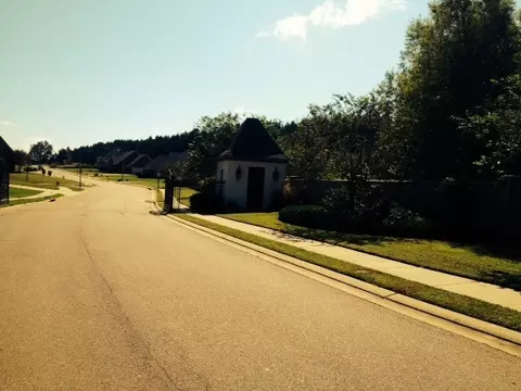 807 Osagian Cir, Brandon, MS 39042 photo 2