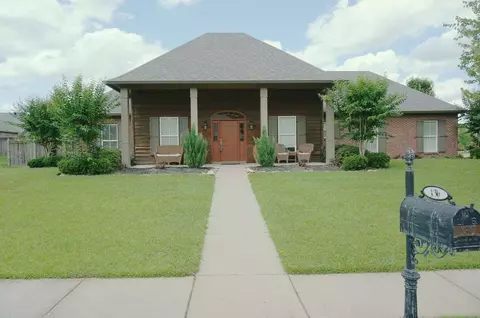 130 Bradshaw Xing, Canton, MS 39046 photo 1