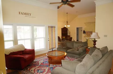 130 Bradshaw Xing, Canton, MS 39046 photo 8
