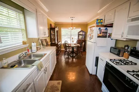 126 Chestnut Dr, Brandon, MS 39047 photo 9