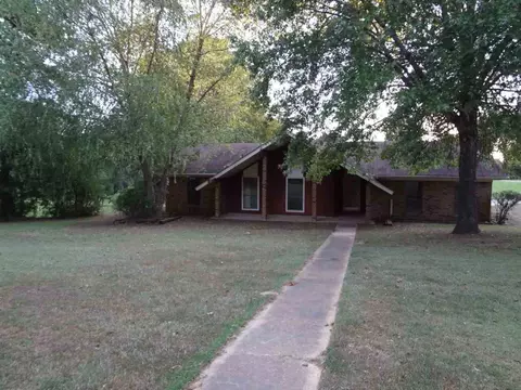 2425 S Pine Lea Dr, Jackson, MS 39209 photo 1