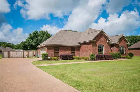 2155 Crossbridge Blvd, Byram, MS 39272 photo 2