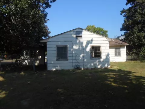 506 Beech St, Columbus, MS 39702 photo 2