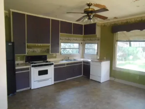 517 S 4th St, Mccomb, MS 39648 photo 7
