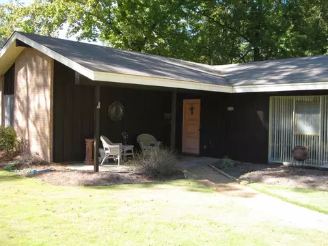 5045 Riverwood Cir, Jackson, MS 39211 photo 2