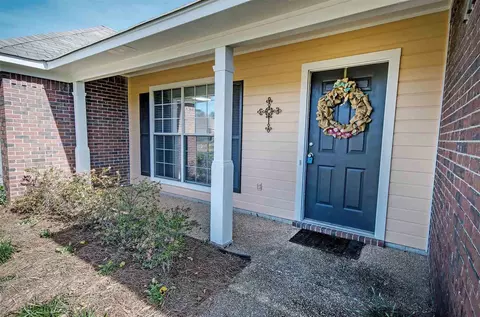 218 Cherry Bark Dr, Brandon, MS 39047 photo 2