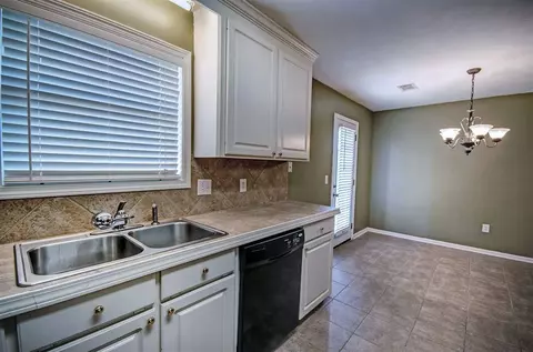 218 Cherry Bark Dr, Brandon, MS 39047 photo 9