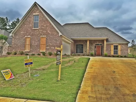 110 Freeland Ln, Clinton, MS 39056 photo 1