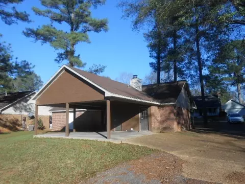 4013 Torrey Pines Dr, Byram, MS 39272 photo 2