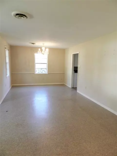 1415 Springdale Dr, Jackson, MS 39211 photo 8