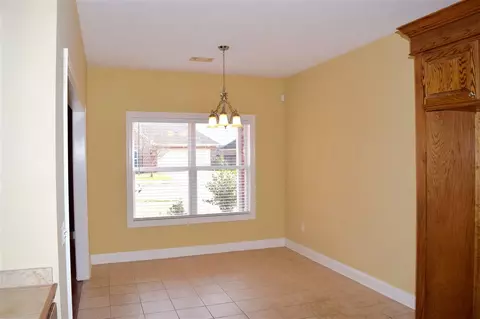 604 Lexington Dr, Florence, MS 39073 photo 4