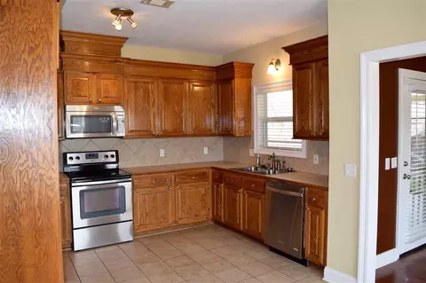 604 Lexington Dr, Florence, MS 39073 photo 6