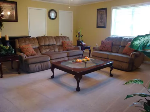 1158 Autumn St, Jackson, MS 39212 photo 2