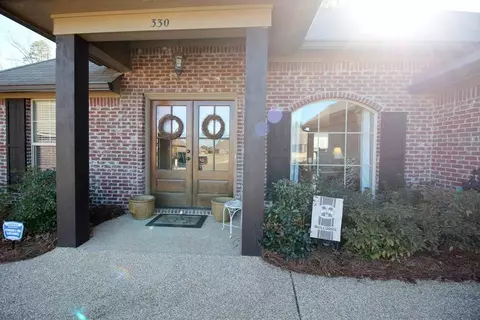 330 Austin Cir, Brandon, MS 39047 photo 3