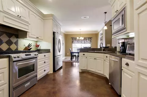 136 W Legacy Dr, Brandon, MS 39042 photo 6