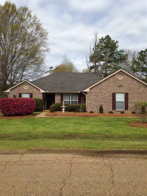 105 Foxton Dr, Raymond, MS 39154 photo 1