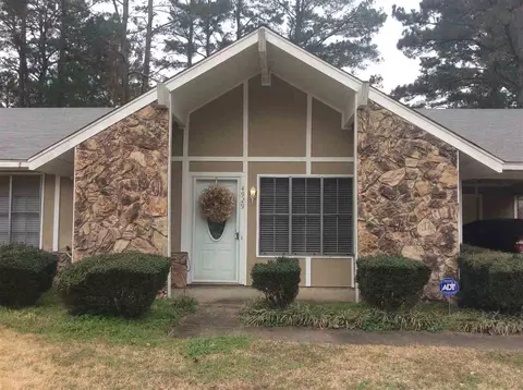 4929 Laurel Oak Dr, Jackson, MS 39212 photo 1