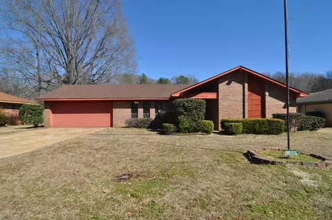 4622 Village Dr, Jackson, MS 39206 photo 1