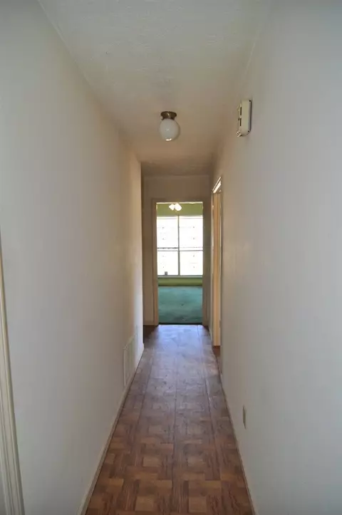4622 Village Dr, Jackson, MS 39206 photo 9
