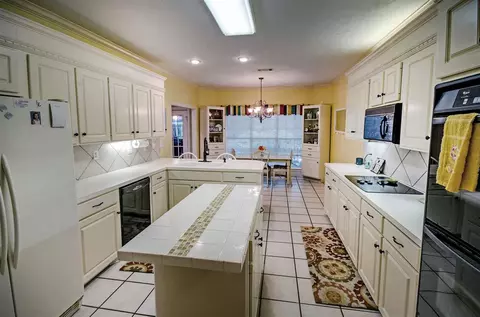202 Glenside Dr, Brandon, MS 39042 photo 12