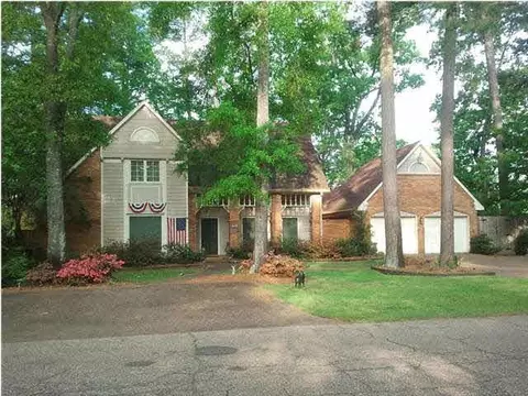 217 E Lake Dr, Brandon, MS 39047 photo 1